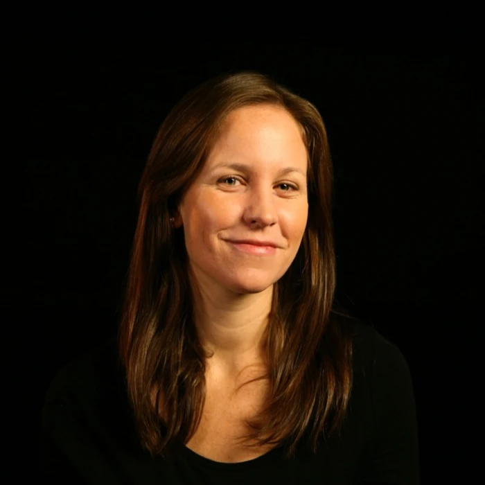 Lindsey A Holcomb