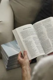 NIV Outreach Bible